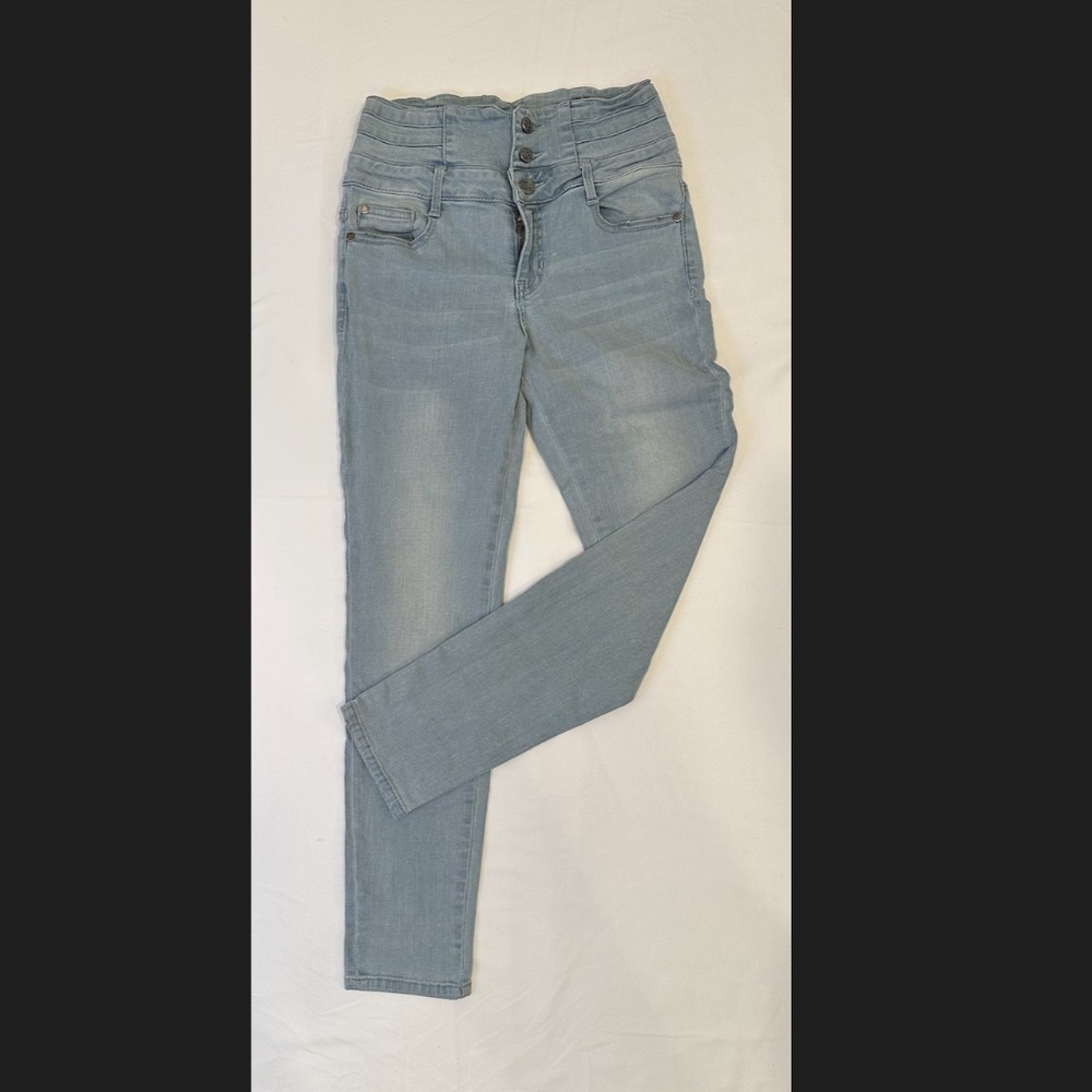 Jennifer Hudson- New York & Company jeans